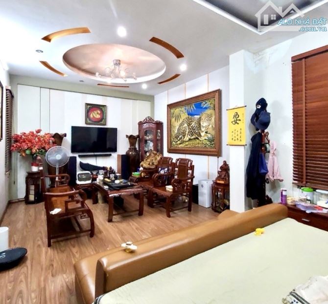 Bán nhà Phú Mỹ, 45m², ngõ rộng ô tô đỗ, gần trường học, nhà đẹp ở ngay, giá 7.9 tỷ