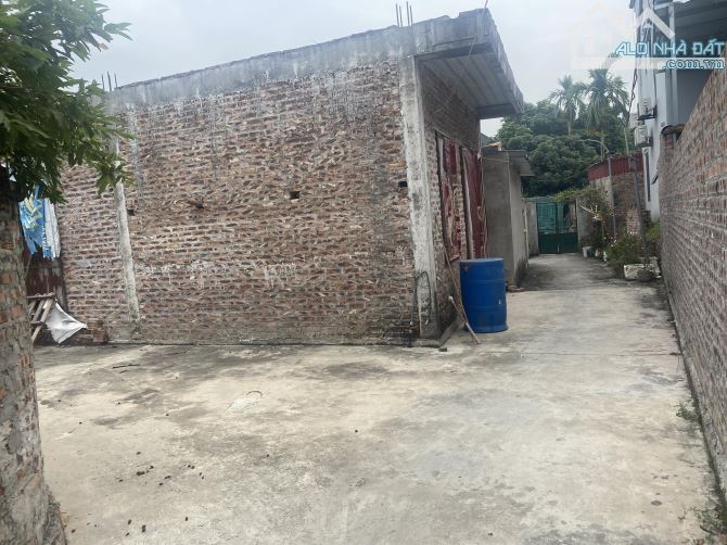 BÁN ĐẤT NGỌC LIỆP - CÁCH ĐẠI LỘ 500M - CHỢ, Ô TÔ TRÁNH 200M, SINH LỜI CAO 100M GIÁ 3.3 TỶ