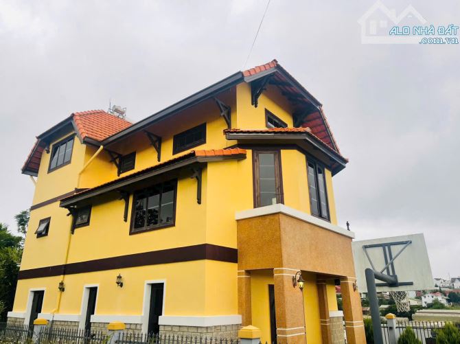 Villa Pháp cổ khu Nam Hồ Trịnh Hoài Đức Đà Lạt 200m2 chỉ 11.5 tỷ có view