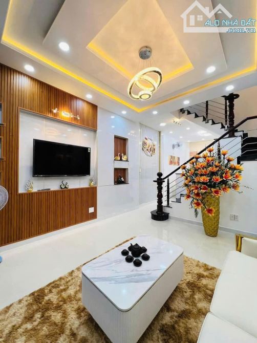 Nhà ngộp Võ Văn Tần, Quận 3, giảm sâu 300 triệu còn 3.9 tỷ/54m2, SHR