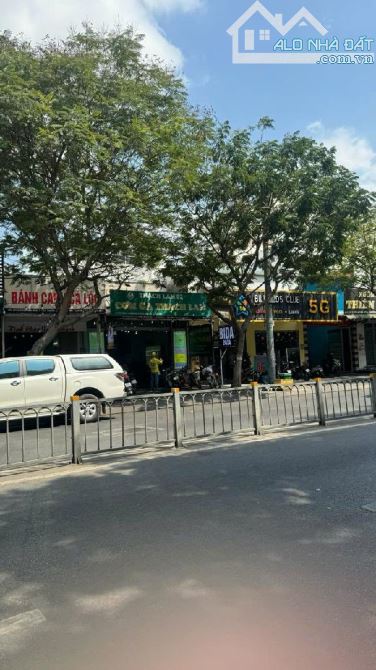 Kênh Tân Hoá - Hoà Thạnh - DT: (4m x 8.2m) CN 32.7m2