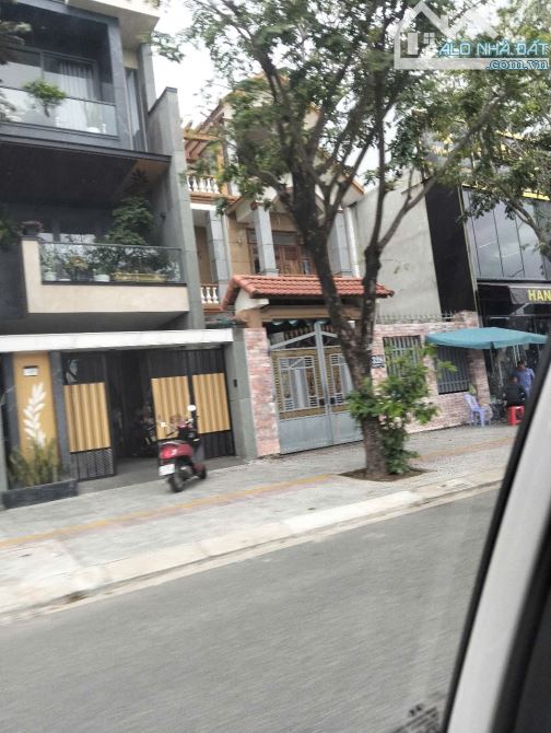🆘 Siêu sụp💥chỉ 105 triệu/m2 cho Toà nhà 2 Mặt tiền đ, 2/9 sầm uất ✨✨✨