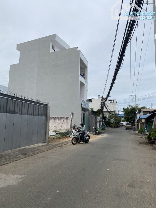 Đất Nền Mặt Tiền Đường Gần Lê Văn Thịnh 105M2( 5.2X 20 ) Được Xây Dựng 4 Tầng, Chỉ 7,75 Tỷ - 1