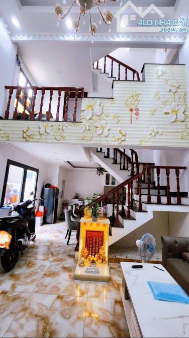 CHÍNH CHỦ CẦN BÁN GẤP NHÀ NGUYỄN VĂN HƯỞNG, THẢO ĐIỀN, QUẬN 2. GIÁ 6.68TỶ/102M2 - SỔ SẴN. - 1