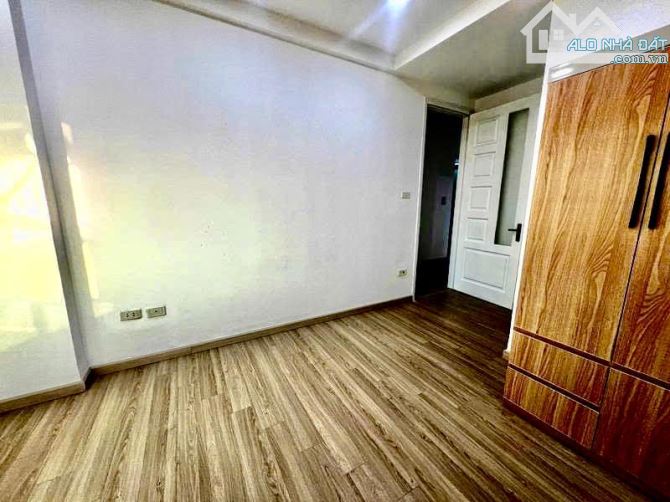 Bán gấp Nguyễn Khánh Toàn, 39m2*5T, ngõ đẹp gần ô tô, chủ công chức, nội thất đẹp, 7 tỷ - 1