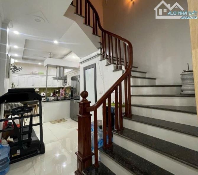 Bán nhà Tôn Thất Thuyết, 43m², ô tô tránh, ngõ thẳng sạch đẹp, gần công viên, chỉ 7.6 tỷ - 1