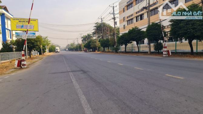 Cho thuê kho xưởng khuôn viên 7.000m², xưởng xây dựng 4.800m² Đức Hòa , Long An - 1