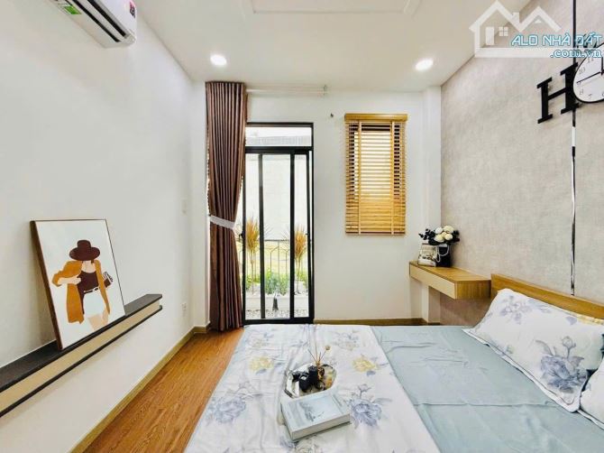 Hot! Nhà đẹp giá ngộp Võ Văn Tần, Quận 3. DT: 54.3m2/ 3 Tỷ 550. Sẵn HĐ thuê 16 tr/tháng - 2