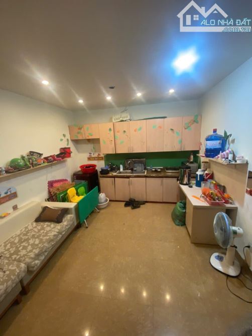 Bán căn nhà 65mx 5Tầng Mặt Đại Mỗ - Lô Góc 2 Mặt Tiền - Dưới Chân Toà Chung Cư - Vỉa Hè 6m - 2