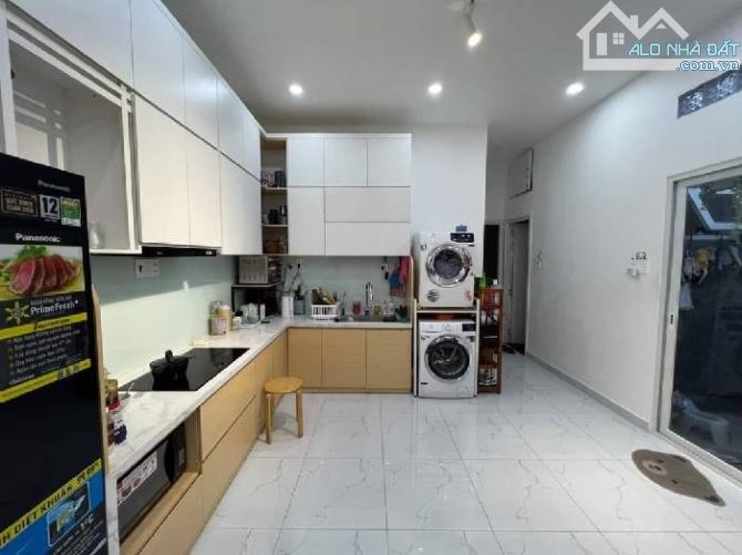 BÁN NHÀ GẤP KẾ HXH ĐƯỜNG NGUYỄN SỸ SÁCH, Q. TÂN BÌNH DT 67M GIÁ CHỈ 5,9 TỶ - 2