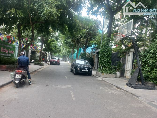 Biệt thự sân vườn Liễu Giai  - Văn Cao - Đội Cấn, 390m, 4 tầng, MT 10m - Độc nhất - 2