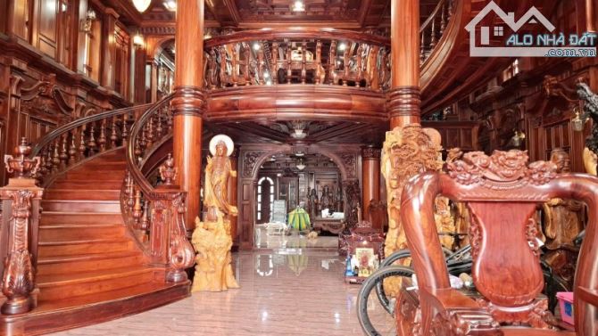 👑 BIỆT THỰ KHU PHỐ CỔ ĐÀ NẴNG - 490M2 - THUỘC HÀNG ĐỘC NHẤT - CHỈ HƠN 80 TỶ CÒN TL. - 3