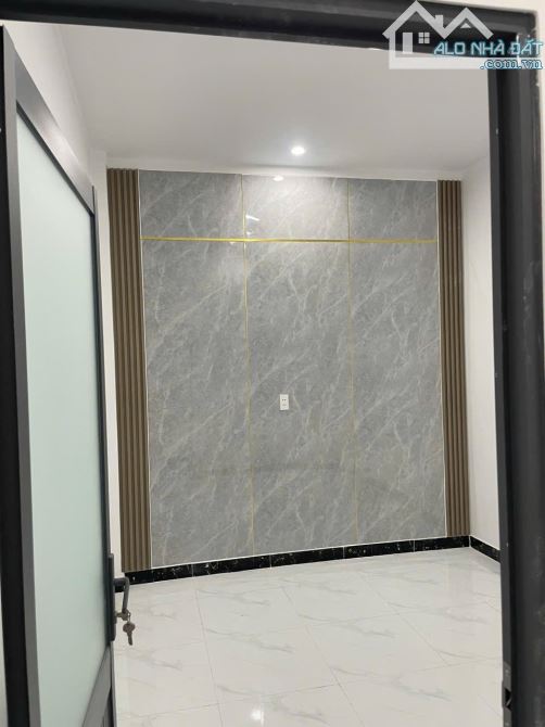 Bán gấp nhà tân cổ điển 1 trệt 1 lầu sân xe hơi KDC Tân Triều sổ riêng thổ cư 100% - 3