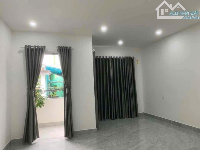 NHÀ NGAY MẶT TIỀN HOÀNG DIỆU TT HẢI CHÂU ĐÀ NẴNG 80M2 3 TẦNG CHỈ 4 TỶ X - 4