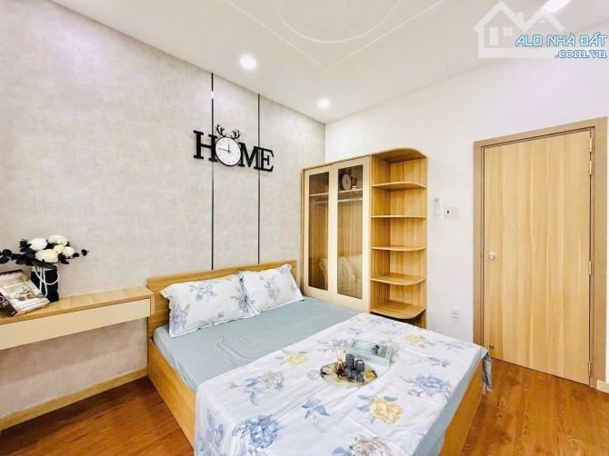 Hot! Nhà đẹp giá ngộp Võ Văn Tần, Quận 3. DT: 54.3m2/ 3 Tỷ 550. Sẵn HĐ thuê 16 tr/tháng - 4