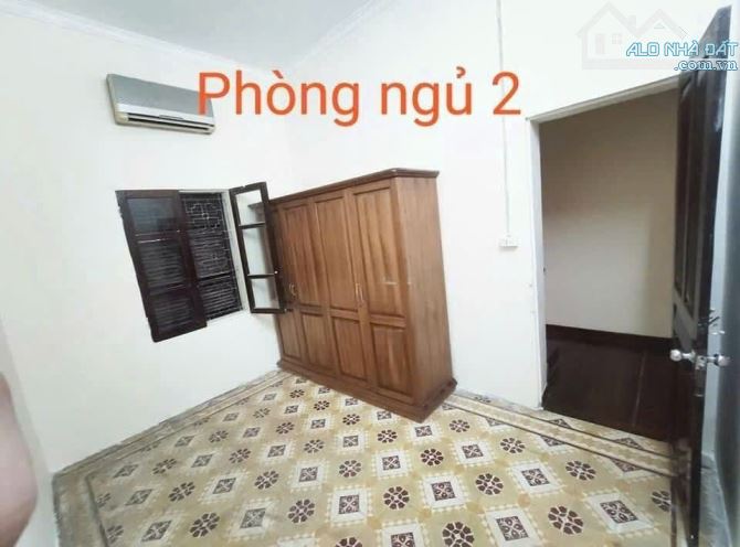 Cho thuê nhà nguyên căn ngõ 299 Hoàng Mai,DT 50m2 ,  ô tô con đỗ cửa giá 10tr - 4