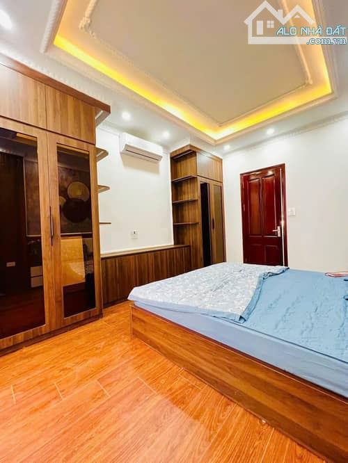 QUÁ HIẾM ! ĐỘI CẤN 38M2-HƠN 7 TỶ-LÔ GÓC -NGÕ NÔNG 30M RA PHỐ -DÂN TRÍ CAO - 5