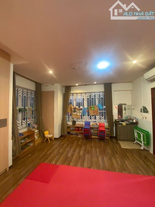 Bán căn nhà 65mx 5Tầng Mặt Đại Mỗ - Lô Góc 2 Mặt Tiền - Dưới Chân Toà Chung Cư - Vỉa Hè 6m - 5