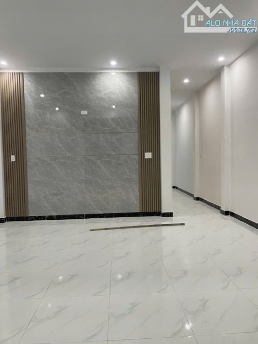 Bán gấp nhà tân cổ điển 1 trệt 1 lầu sân xe hơi KDC Tân Triều sổ riêng thổ cư 100% - 6