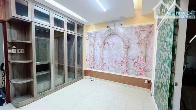 Bán gấp nhà Đỗ Thừa Luông, 1 trệt 3 lầu, 4PN, 3WC, Sổ Hồng Riêng. Sát EON Tân Phú - 8