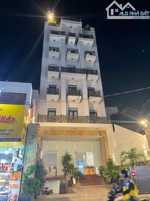 Siêu hiếm!!!! Bán nhà MT phố Tây Bùi Viện - bề ngang khủng 7.2m x 12m - 7 tầng (hostel)