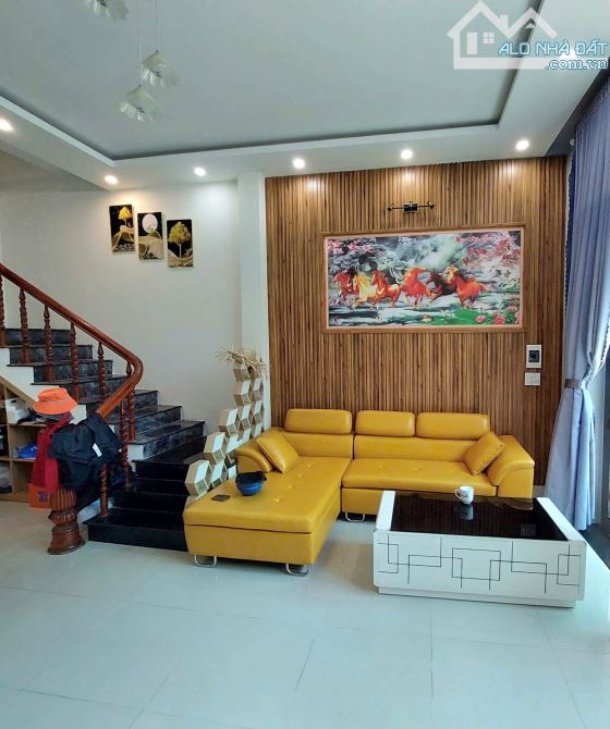 💥 Bán nhà 2 Tầng Sát Mặt tiền NGUYỄN HOÀNG, gần Đại học Duy Tân, DT 55m2 - nhỉnh 3 tỷ