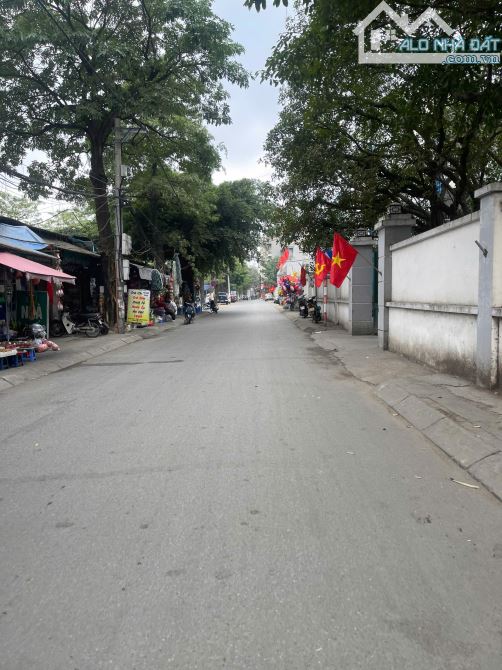 NHÀ SÁT ĐH CÔNG NGHIỆP_6TX44M2, CCMN 9 PHÒNG, NGÕ NÔNG, SÁT Ô TÔ