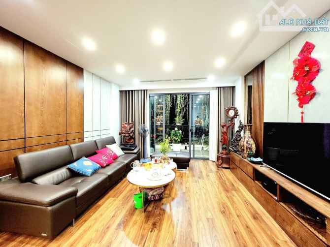 Phân lô Thịnh Liệt, Gara ô tô, kinh doanh, Hoàng Mai, DT 60m2 - Mặt tiền 5.6m, Nhỉnh 10 tỷ