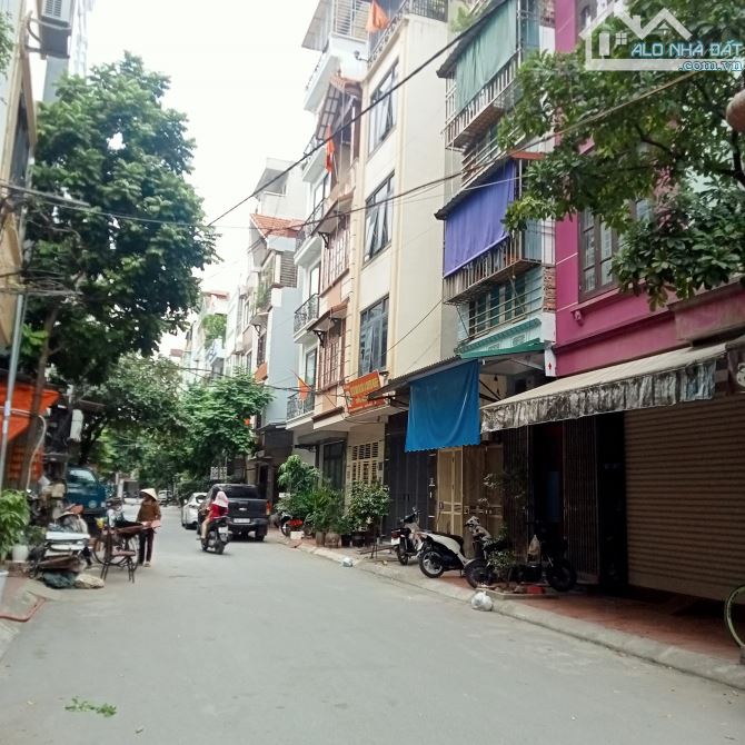 BÁN NHÀ CHIẾN THẮNG VĂN QUÁN HÀ ĐÔNG, PHÂN LÔ OTO TRÁNH KINH DOANH, 5TẦNG MT4M; GIÁ 13.XTỶ