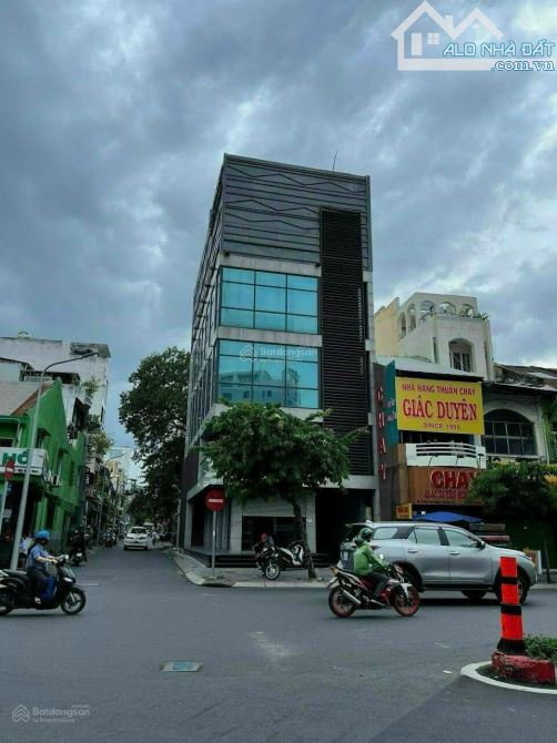 Bán tòa building 2MT Đinh Tiên Hoàng,P Đa Kao Quận 1, DT 8,2 x 22m, HĐT 176 triệu/ th