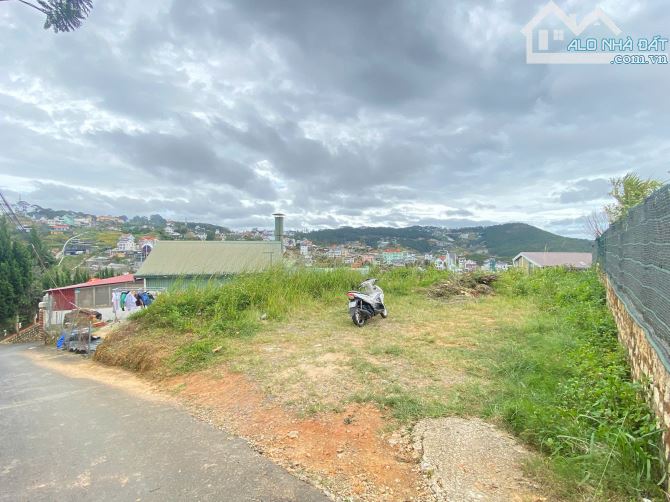 Bán Gấp Đất Xây Dựng Đường Nhựa Khe Sanh View Thông Điện Gió Cách Hồ Xuân Hương Chỉ 2km