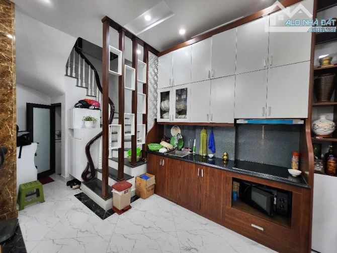 NGÕ TO NHƯ PHỐ, NGÁCH RỘNG NÔNG. PHỐ HOÀNG HOA THÁM DT 36M2