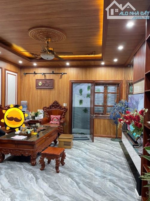 Gara Ô Tô-Thang Máy-Nhà 5 Tầng-DT 86M²-MT 5M-Lại Đà- Đông Hội- Đông Anh