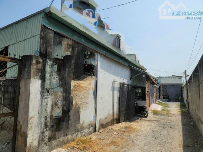 Gia đình cần bán gấp 768m2 nhà đất tại TL15 gần Thị trấn Hóc Môn chỉ 13t.r/m2