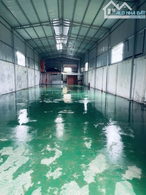 Cho thuê kho 550m2 nền sơn epoxy, cách vd3 10km