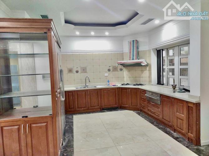 BÁN GẤP BIỆT THỰ NGUYỄN HUY TƯỞNG THANH XUÂN HIẾM VIP MAX ĐẸP 141m2 MẶT TIỀN 9m SỔ ĐẸP