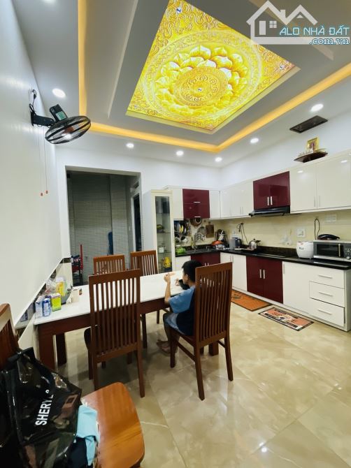 Bán nhà HXH Cao Thắng Quận 10, 4x13.6m - 3 tầng chỉ 5.4 tỷ.