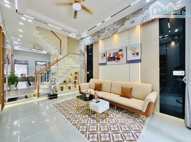 Bán nhà Cao Thắng Quận 10 Hẻm ô Tô, (4x13.4) 4 tầng chỉ 5.6 tỷ