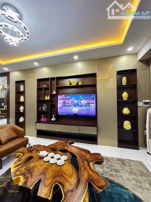 ĐÓN TẾT! Bán Nhà 4 Tầng Cực Đẹp Hai Bà Trưng, Q1, 58m2, 8.5 Tỷ