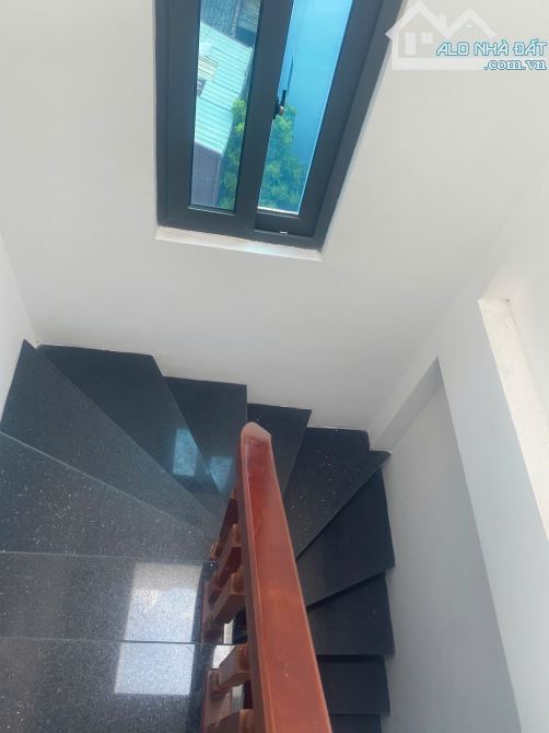 CHÍNH CHỦ NHỜ BÁN THẠCH BÀN LONG BIÊN,GẦN HỒ,OTO 4 CHỖ ĐỖ CỬA,42M X 5 TẦNG THANG MÁY. - 1