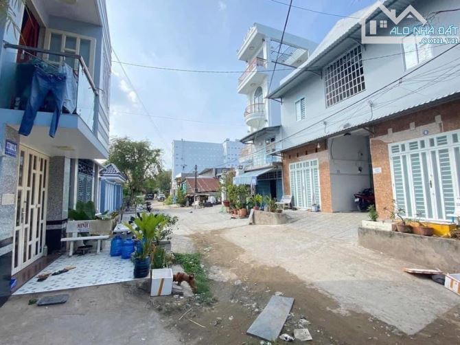 bán dãy trọ đường hàng me, cách đường nguyễn văn cừ 100m, dtsd 206m2 - 1