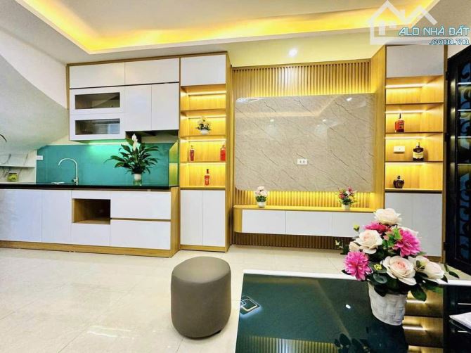 Bán nhà 5 tầng, 36m², Ngọc Thụy, Long Biên, 4.9 tỷ, sổ đỏ - 1