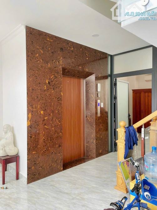 bán nhà hẻm xe hơi đường Nguyễn Thị định P.Cát lái Q.2 - 5 Tầng 75m2 - 1