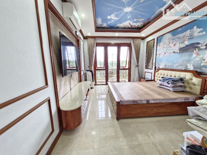 Bán nhà 46m x 5T Ngọc Thuỵ. View hồ, oto tránh vỉa hè, kinh doanh giá 12,x tỷ có TL. LH - 1