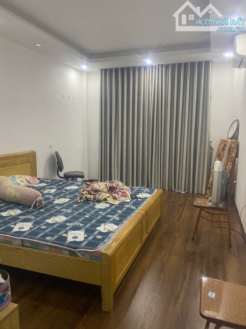 CHÍNH CHỦ NHỜ BÁN THẠCH BÀN LONG BIÊN,GẦN HỒ,OTO 4 CHỖ ĐỖ CỬA,42M X 5 TẦNG THANG MÁY. - 2