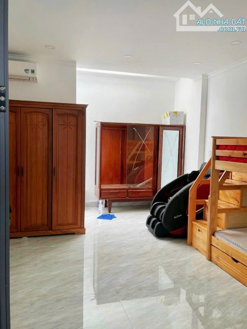 bán nhà hẻm xe hơi đường Nguyễn Thị định P.Cát lái Q.2 - 5 Tầng 75m2 - 2