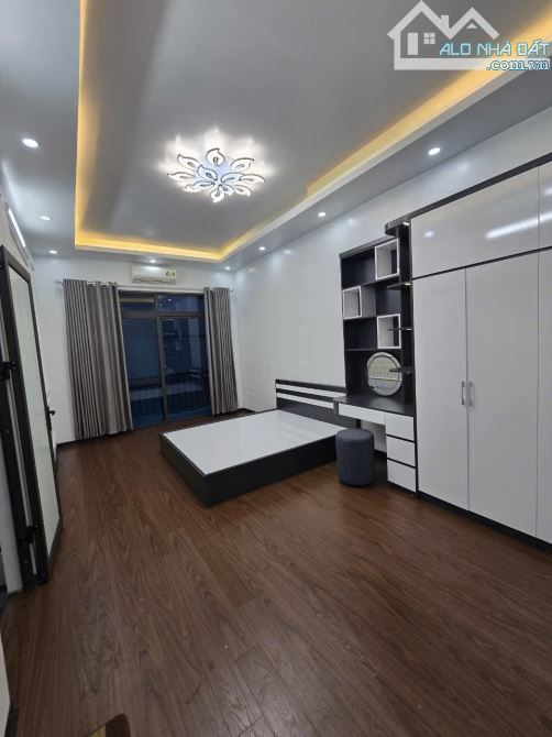 Bán nhà đường Láng, Đống Đa 36m2, 5 tầng, mặt tiền 5.4m, giá hơn 6 tỷ xách vali về ở - 2