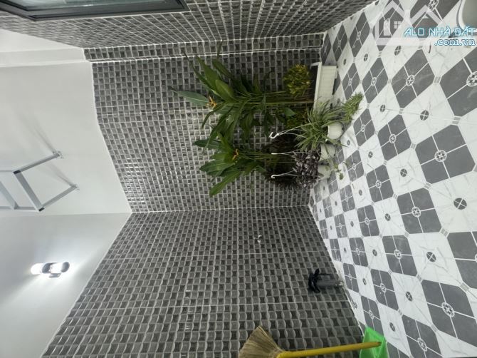 Bán nhà Hậu Giang -dt 80m2 - giá 7.7 tỷ - 2