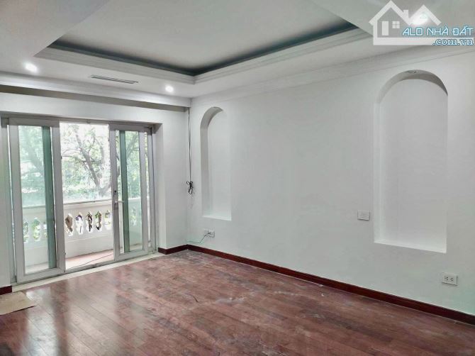 BÁN GẤP BIỆT THỰ NGUYỄN HUY TƯỞNG THANH XUÂN HIẾM VIP MAX ĐẸP 141m2 MẶT TIỀN 9m SỔ ĐẸP - 2