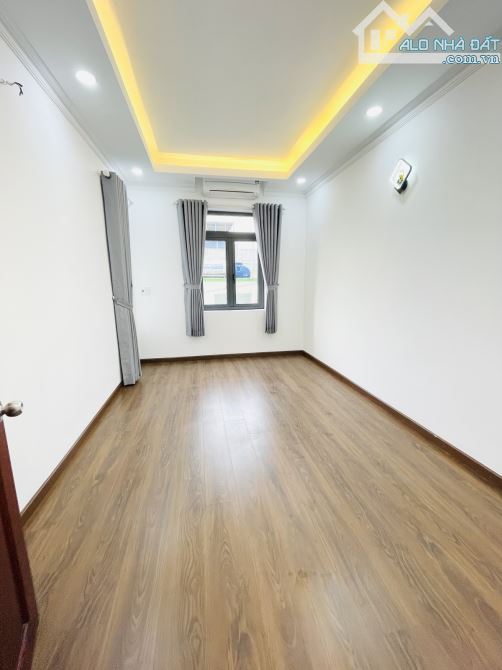 NHÀ MỚI ĐẸP 4 TẦNG - NGUYỄN VĂN QUỲ Q7- NGANG GẦN 6MX10M CHỈ NHỈNH 6 TỶ - 2